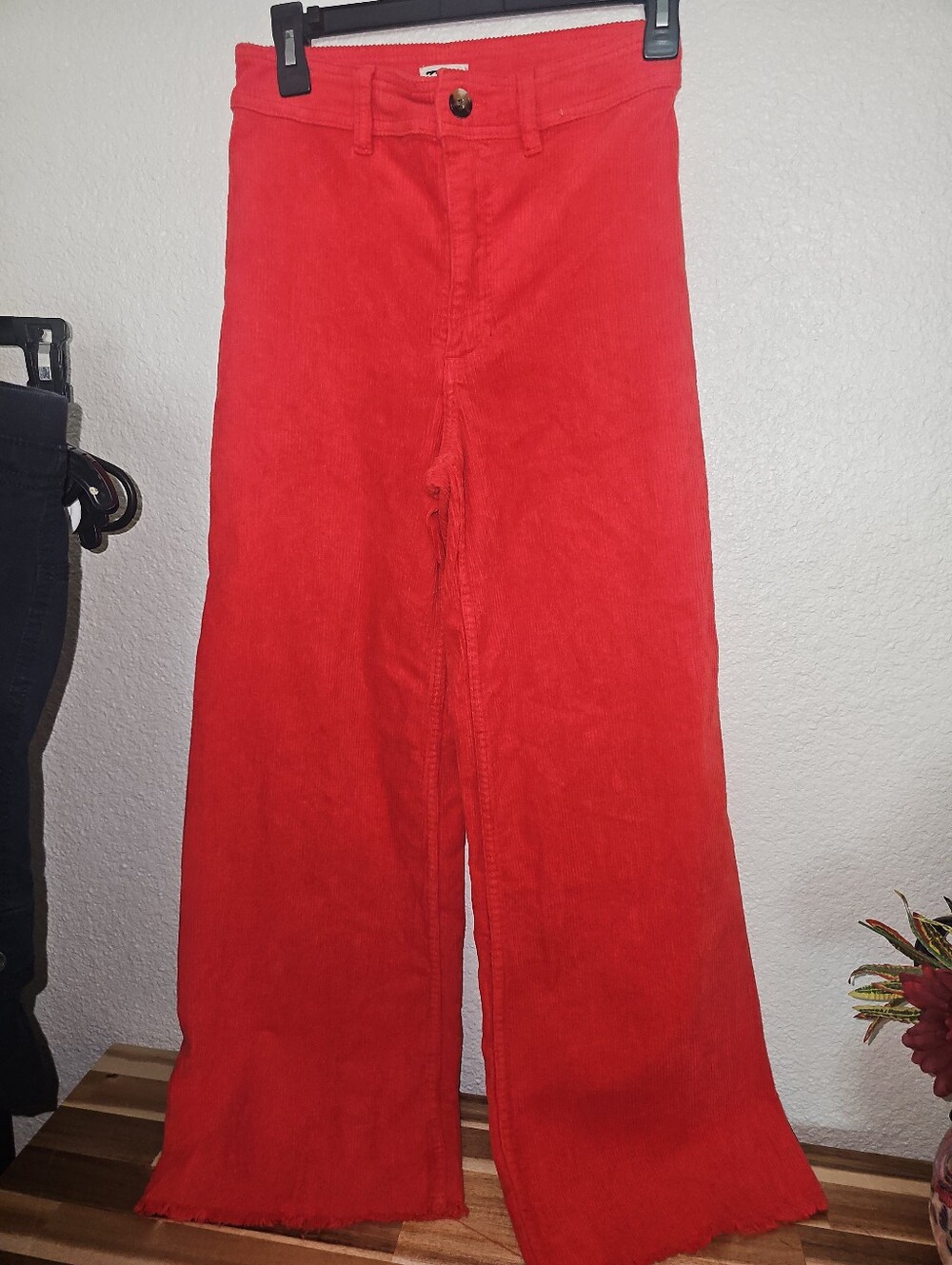 Billabong - Picture 3 of 5